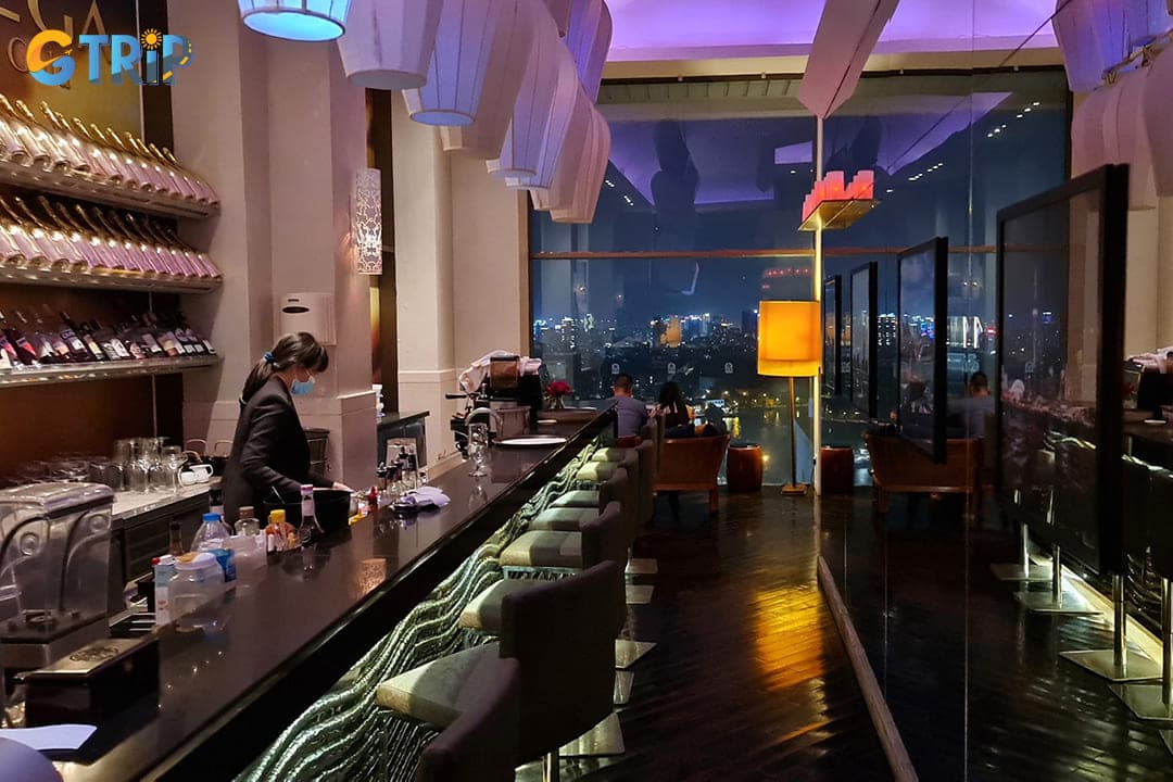 The Summit Bar photo 3